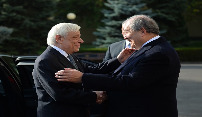 Բաղրամյան 26-ում տեղի է ունեցել Հունաստանի նախագահի դիմավորման արարողությունը