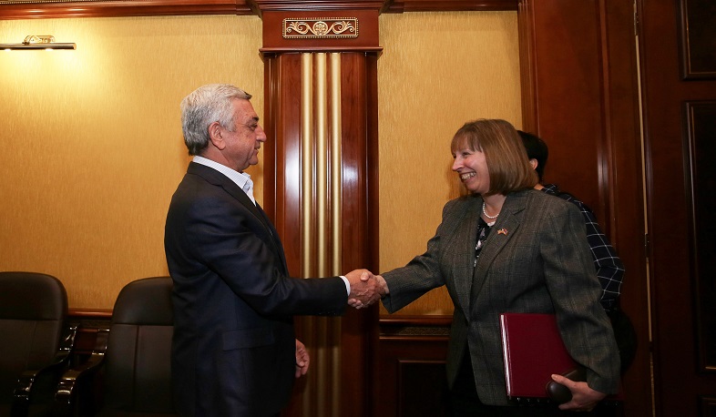 Серж Саргсян встретился с послом США в Армении