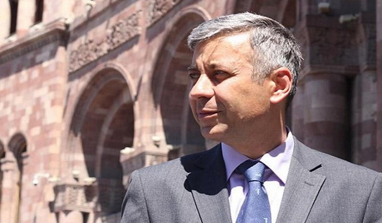 Վլադիմիր Կարապետյանը հերքել է Արայիկ Հարությունյանի պաշտոնից ազատման լուրերը