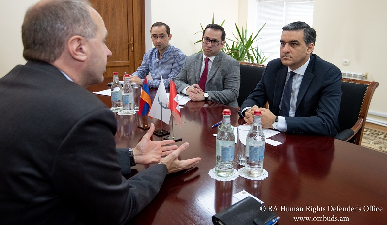 Ombudsman discusses women and children right defense with Swiss Ambassador