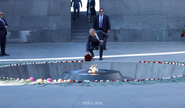 Լավրովը հարգանքի տուրք է մատուցել Հայոց ցեղասպանության զոհերի հիշատակին