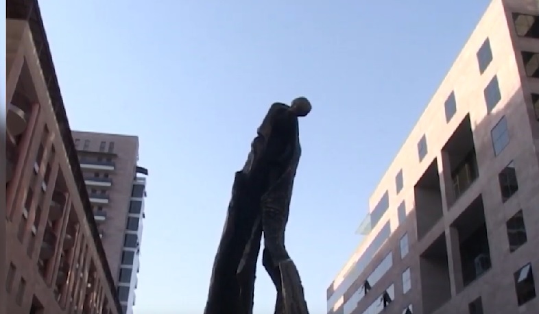 Արտո Չաքմաքչյանի «Քայլող մարդը» Երևանում