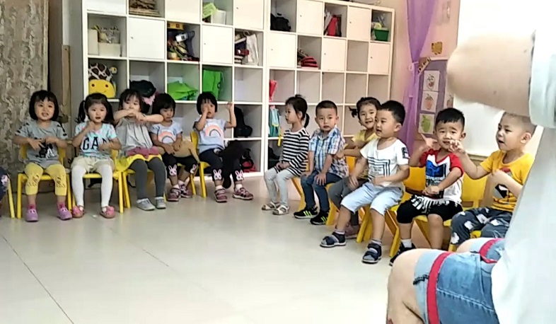 Չինաստանում երիտասարդը քայքայիչ լուծույթ է լցրել մանկապարտեզի երեխաների վրա
