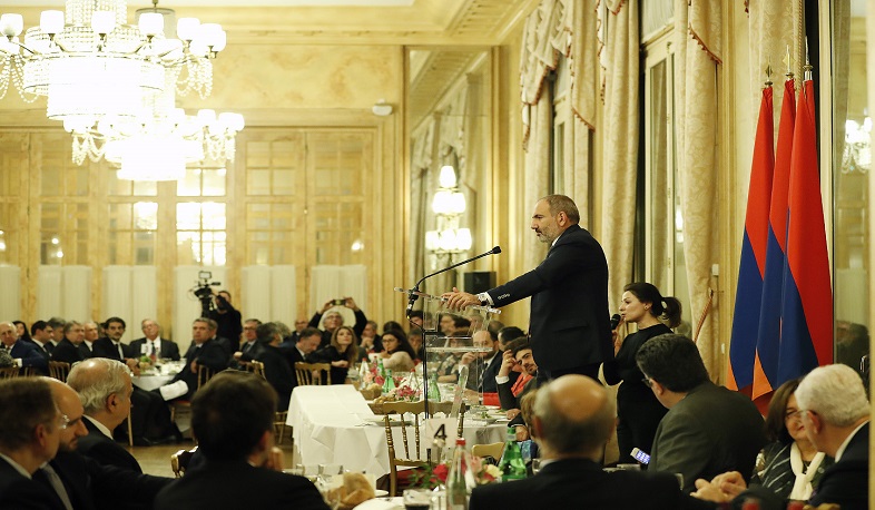 Վարչապետը հանդիպել է Ֆրանսիայի հայ համայնքի առաջնորդների հետ