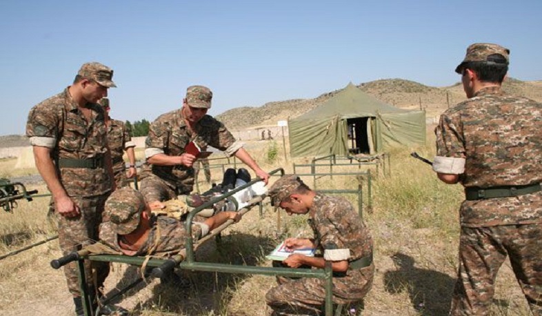 Դուք օր ու գիշեր մեր զինվորների կողքին եք. Ա. Թորոսյանը շնորհավորել է ռազմական բժիշկներին