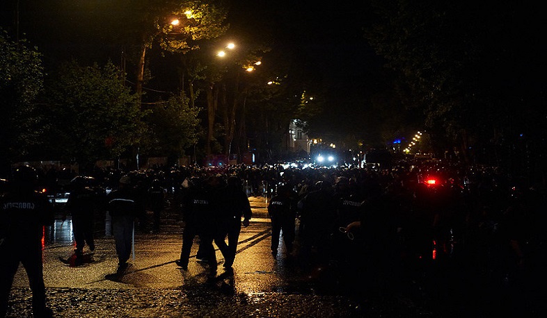 Ռուսթավելու պողոտան մաքրում են