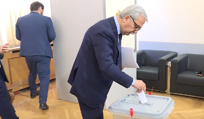 Վստահության քվե՝  կոռուպցիայի կանխարգելման հանձնաժողովի 5 անդամին