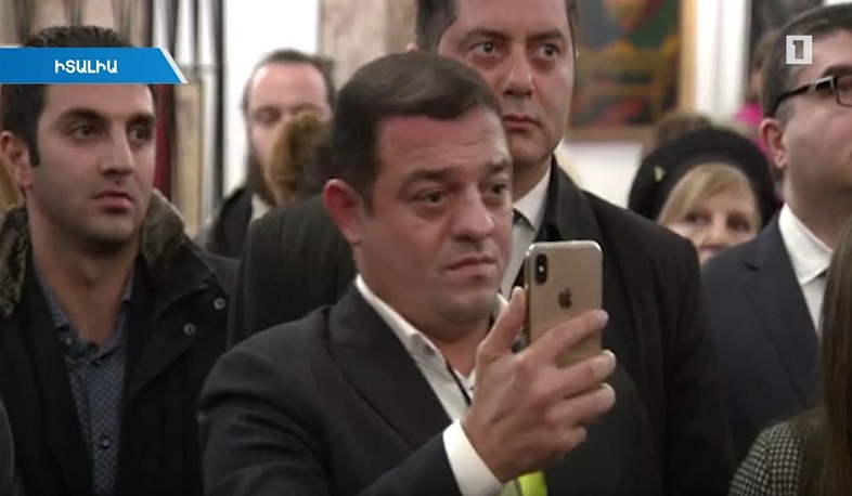 Ո՞վ է վարչապետին հարց ուղղած ադրբեջանցին