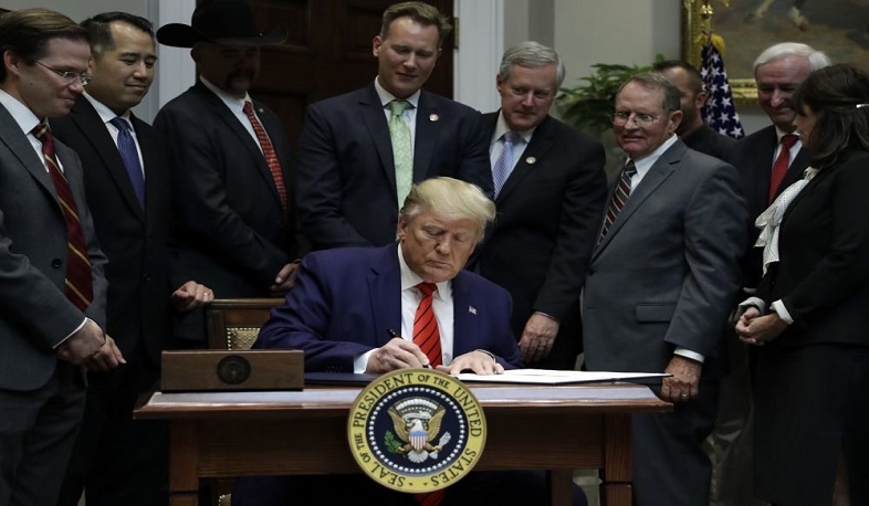 Թրամփը ստորագրել է ժամանակավոր բյուջեն