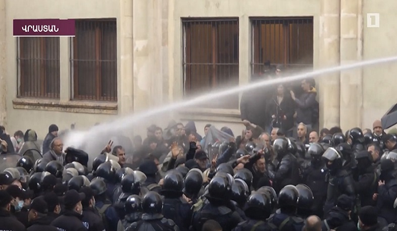 Շաբաթվա ընթացքում լարված էր ներքաղաքական իրավիճակը Վրաստանում և Իրանում