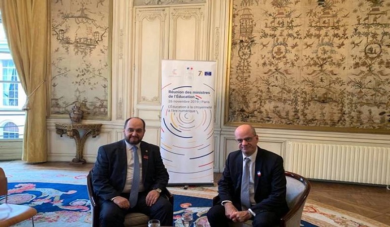 ԿԳՄՍ նախարարը հանդիպել է Ֆրանսիայի ազգային կրթության և երիտասարդության նախարար Ժան-Միշել Բլանքեի հետ