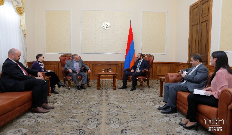 ԱԺ նախագահն ընդունել է Չեխիայի դեսպանին