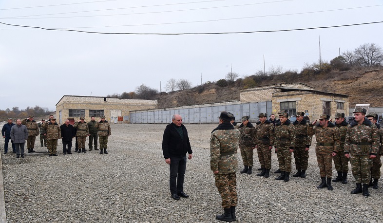 Բակո Սահակյանն այցելել է մի շարք զորամասեր