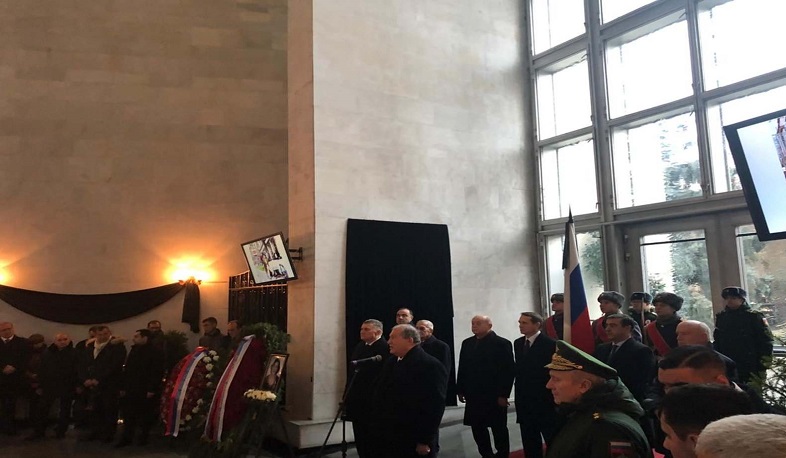 Armen Sarkissian attends Gohar Vardanyan’s funeral