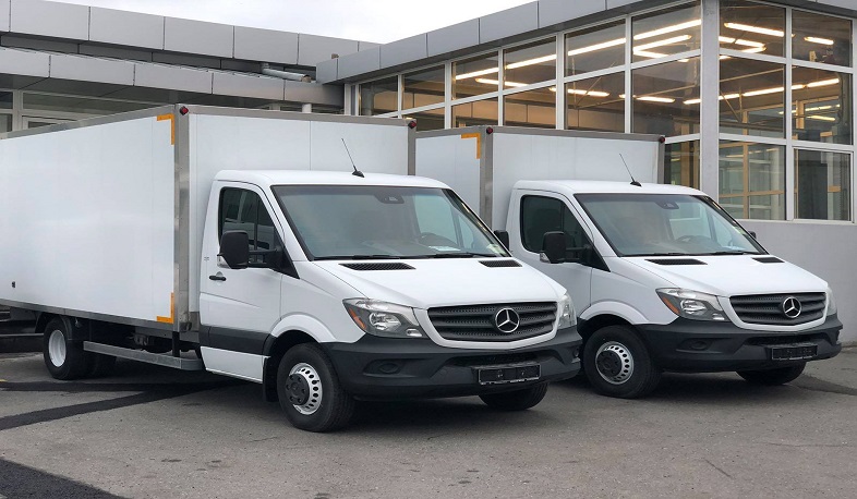 Мэрия Еревана получила в подарок 2 Mercedes Sprinter