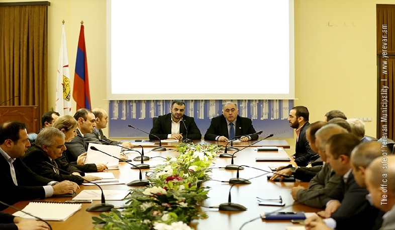 Նախատոնական քննարկում քաղաքապետարանում