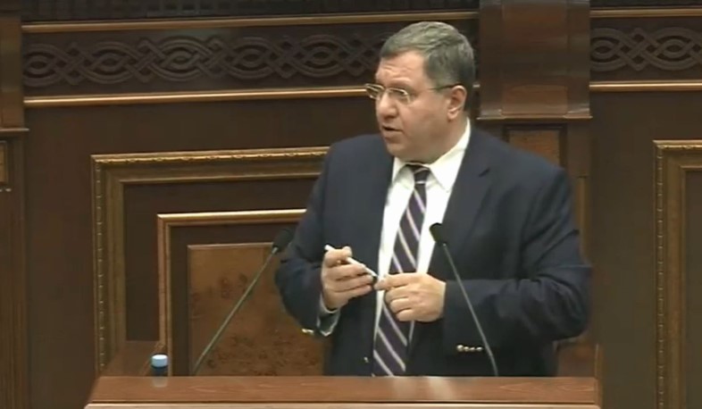 Կարծիք կա՝ եթե սև ցուցակում ես, վարկ չեն տալիս. նման բան չկա. Ներսես Երիցյան