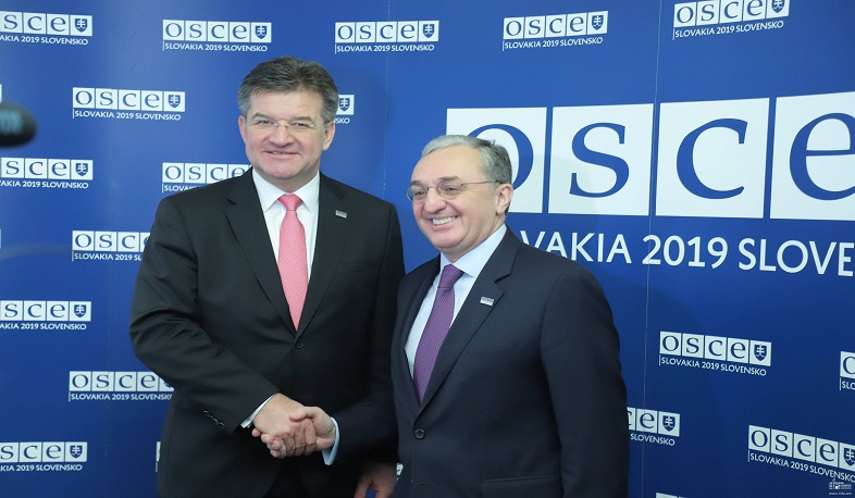 Զոհրաբ Մնացականյանը հանդիպել է ԵԱՀԿ գործող նախագահի հետ