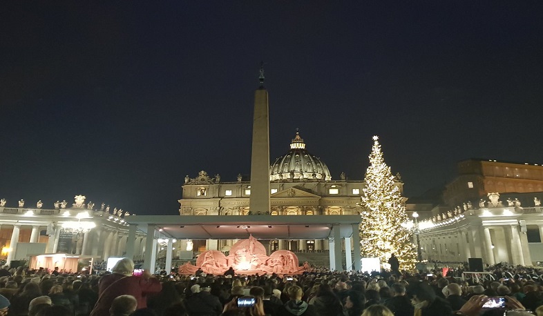 Վատիկանում վառեցին սուրբծննդյան եղևնու լույսերը