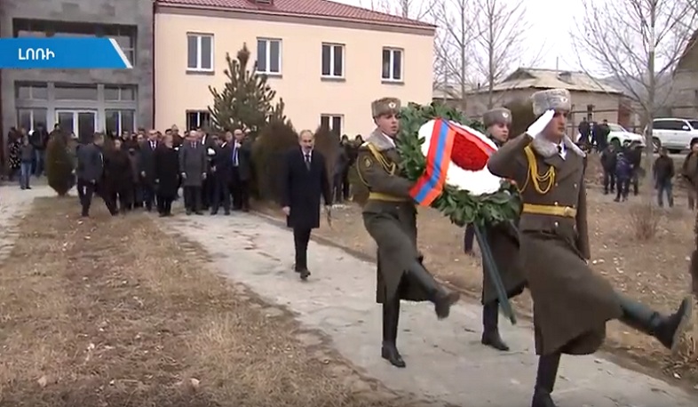 Վարչապետը հարգանքի տուրք մատուցեց 88-ի երկրաշարժի զոհերի հիշատակին