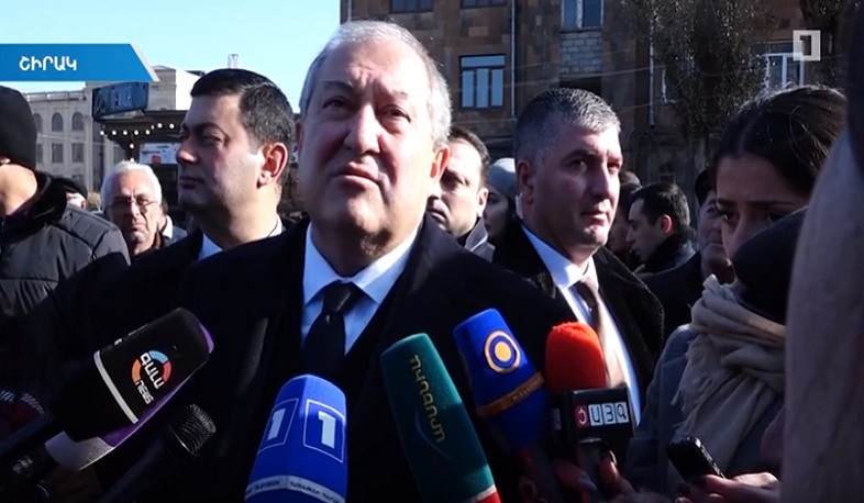 ՀՀ նախագահը Գյումրիում հարգանքի տուրք է մատուցել 1988թ. երկրաշարժի զոհերի հիշատակին