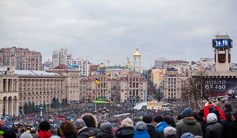 Ուկրաինացիները դուրս են եկել Մայդան