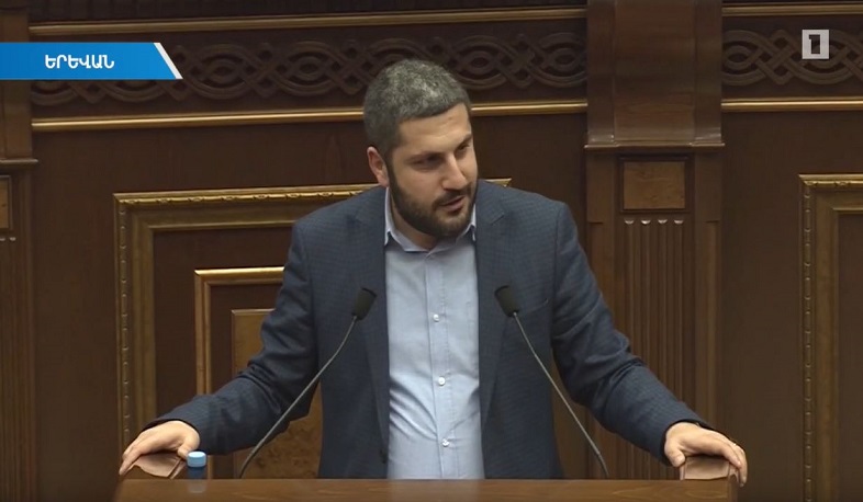 ԱԺ-ում քննարկումների արդյունքում պատգամավորը որոշել է թողնել ծխելը