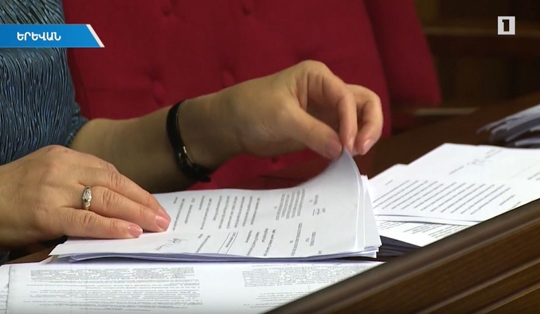 Վարկային համաձայնագրերի պատճառով խորհրդարանում կրքերը թեժացան