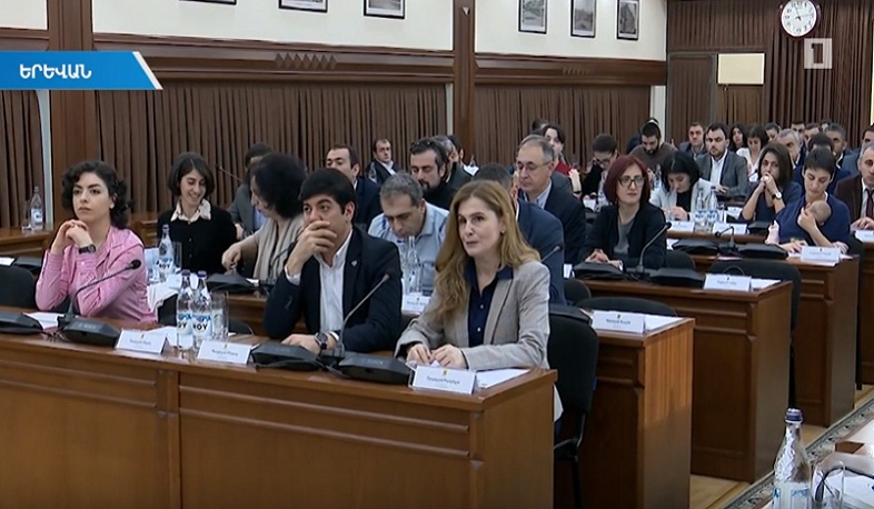 Заседание Совета старейшин Еревана прошло в напряженной атмосфере