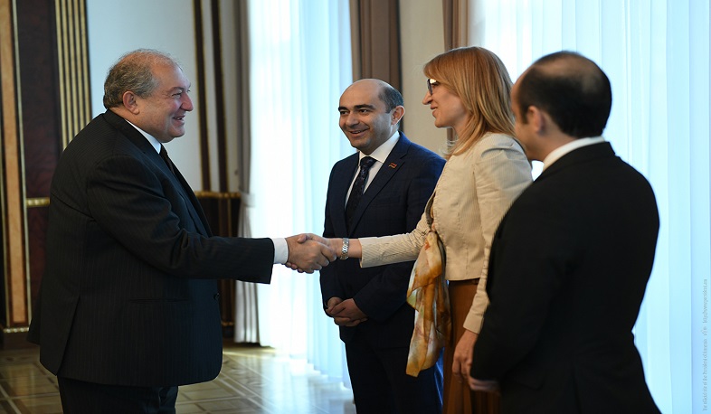 Նախագահն ընդունել է «Լուսավոր Հայաստան» խմբակցության անդամներին