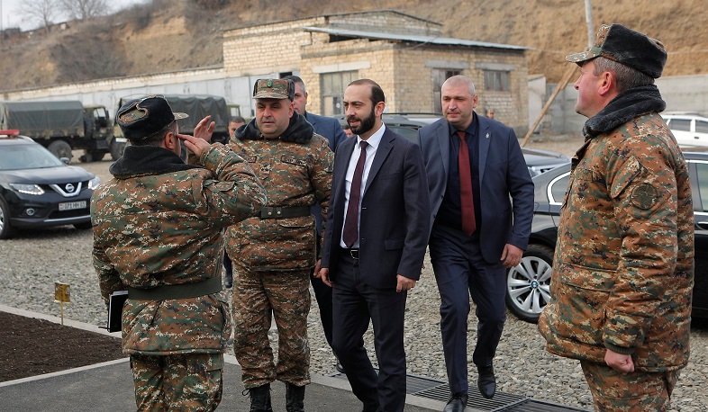 Արարատ Միրզոյանն այցելել է Արցախի ՊԲ զորամասերից մեկը