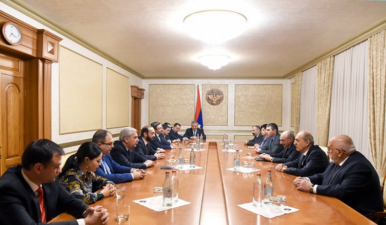 Բակո Սահակյանը հանդիպել է ՀՀ ԱԺ պատվիրակության հետ