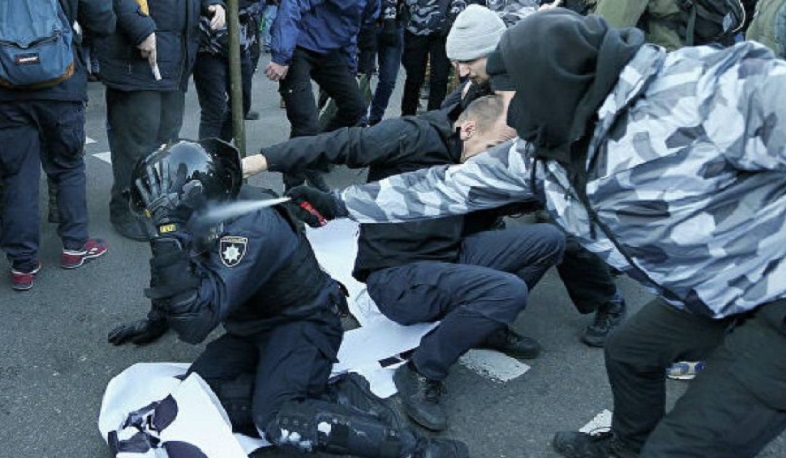 Ուկրաինայում բախումների հետևանքով 17 ոստիկան է տուժել