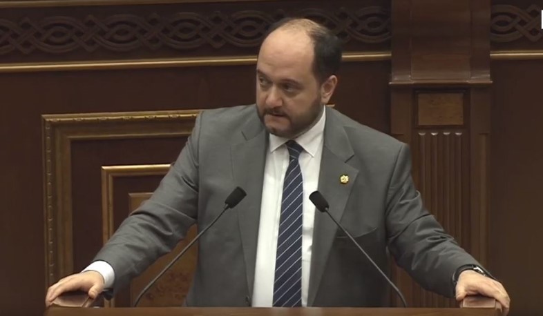 Կրթական հաստատություններից վերանում է կուսակցական ու քաղաքական գործոնը. ԿԳՄՍ նախարար