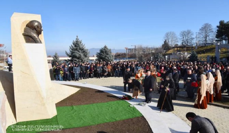 Արցախում բացվել է Լևոն Հայրապետյանի կիսանդրին