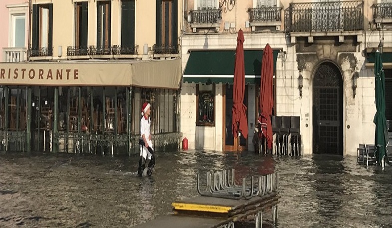 Սուրբծննդյան տոներին ընդառաջ Վենետիկը դարձյալ ջրի մեջ է