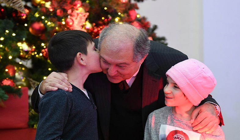 Տավուշի մարզի սահմանամերձ գյուղերի երեխաները՝ նախագահի նստավայրում