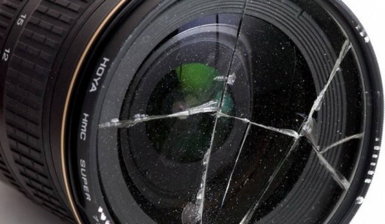 Լրագրողի աշխատանքը խոչընդոտած անձն ինքնակամ ներկայացել է բաժին