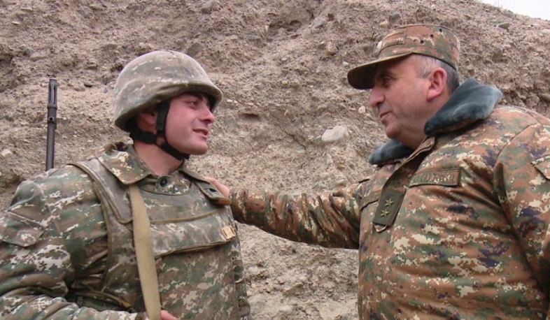 Արցախի ՊԲ հրամանատարն այցելել է առաջնագիծ