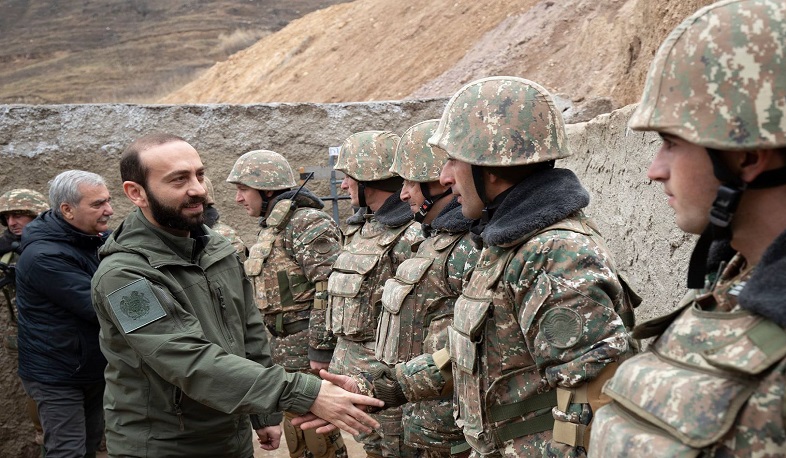 Մեր հպարտությունները. Արարատ Միրզոյանն այցելել է սահմանային դիրքեր