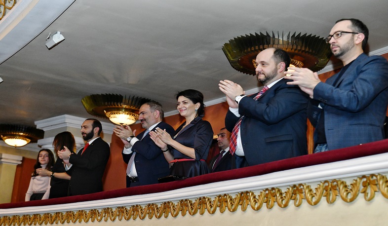 Այսօր Օպերայի և բալետի ազգային ակադեմիական թատրոնում տեղի ունեցավ մշակութային մինի հեղափոխություն. Փաշինյան