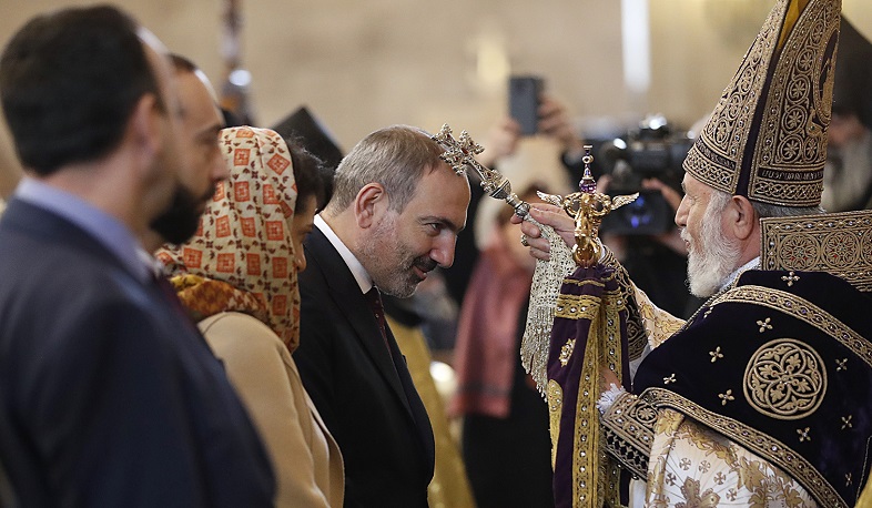 Վարչապետը ներկա է եղել Սուրբ Ծննդյան տոնի առթիվ մատուցված Պատարագին