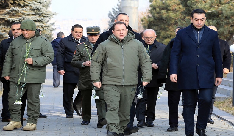 Դավիթ Տոնոյանն այցելել է Եռաբլուր