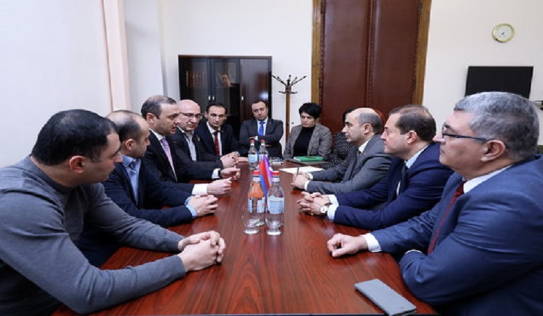 «Լուսավոր Հայաստան» խմբակցության անդամները հանդիպել են ԱԽ քարտուղարի հետ