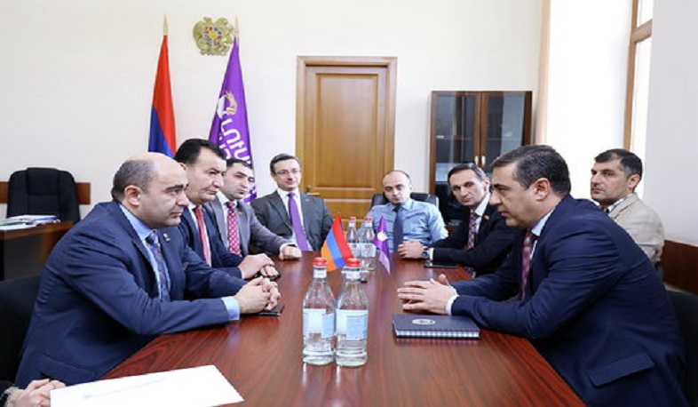 ԱԺ «Լուսավոր Հայաստան» խմբակցության հանդիպումը ԱԱԾ տնօրենի հետ