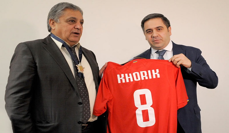 Խորեն Հովհաննիսյանը պարգևատրվեց ՀՖՖ Բարձրագույն պարգև շքանշանով