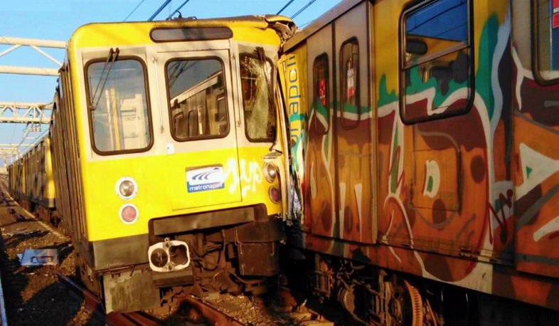 Նեապոլում բախվել են մետրոյի երեք գնացքներ