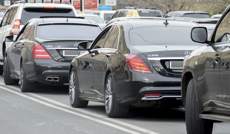 Քննարկվում է մեկ համարանիշով երթևեկելու տուգանքը տասն անգամ կրճատելու օրինագիծ