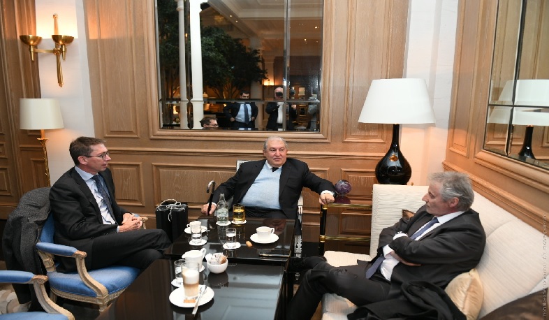 Արմեն Սարգսյանը Ցյուրիխում հանդիպել է ֆրանսիական Thales Group-ի ներկայացուցիչների հետ