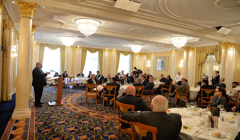 Արմեն Սարգսյանը հանդիպել է Շվեյցարիա-Հայաստան առևտրի պալատի անդամների և շվեյցարացի գործարարների հետ